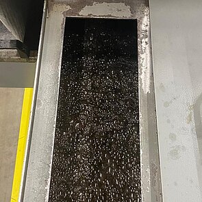 Schaum im KSS vorher