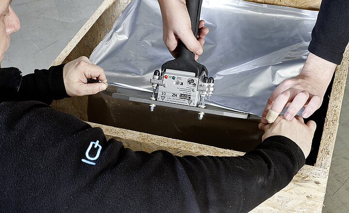 Ansiegeln des Deckels